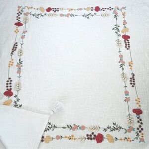 Bee & Willow White Throw Blanket
Floral Embroidered Throw